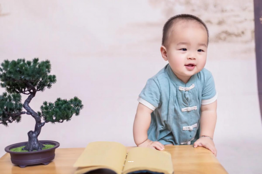上饶宝宝爱吐奶是什么原因